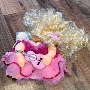 Doggy Parton, Dolly costume for small dog